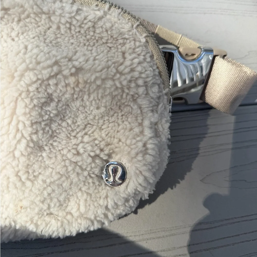 lululemon athletica Cream Sherpa Crossbody Pouch